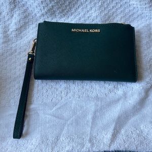 Michael Kors jet set travel wristlet